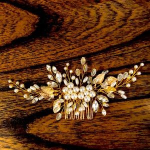 Bridal hair piece pearl gold